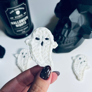 Crochet Ghost Aapplique - Free Pattern + Video Tutorial
