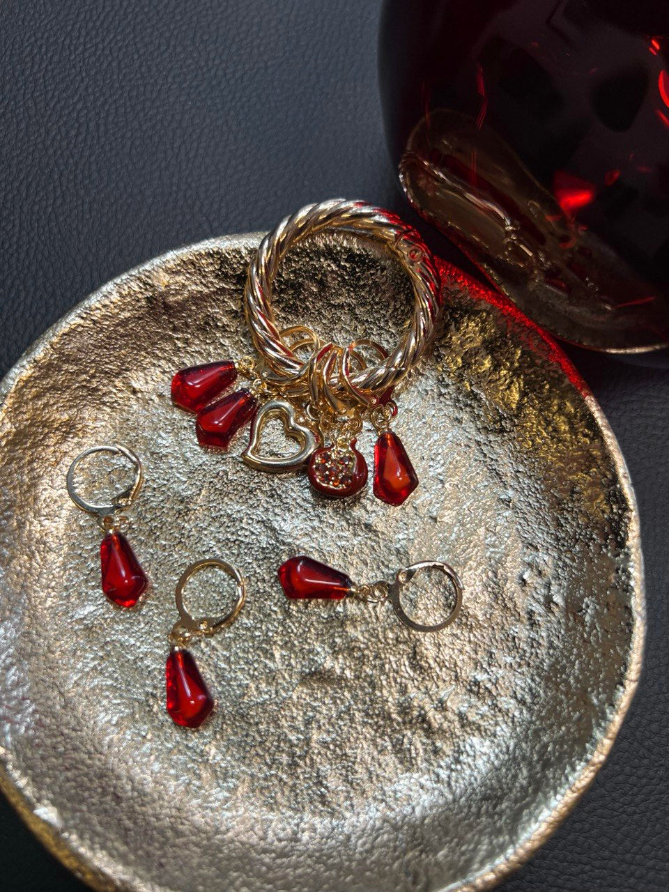 Pomegranate Love Stitch Markers Set of 8 with Holder