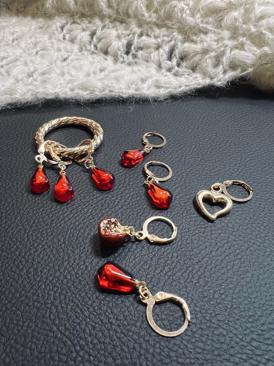 Pomegranate Love Stitch Markers Set of 8 with Holder