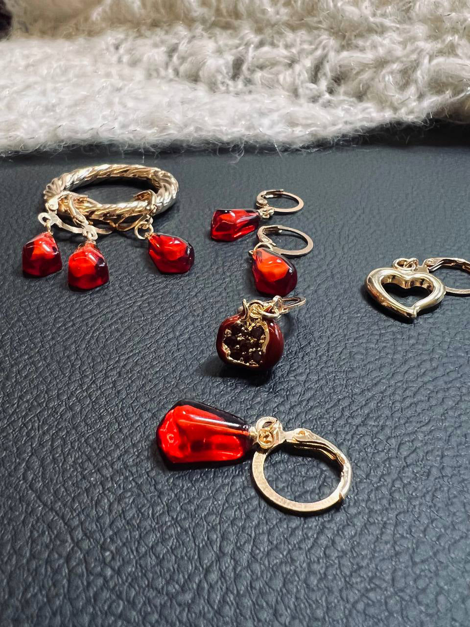 Pomegranate Love Stitch Markers Set of 8 with Holder