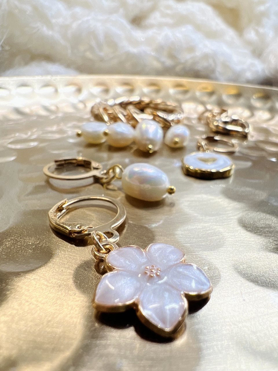 White Blossom Stitch Markers Set of 8 with Holder